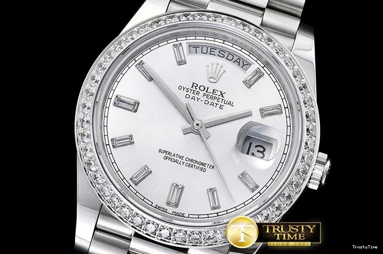 0321 RDD0207F – DayDate Compact 677